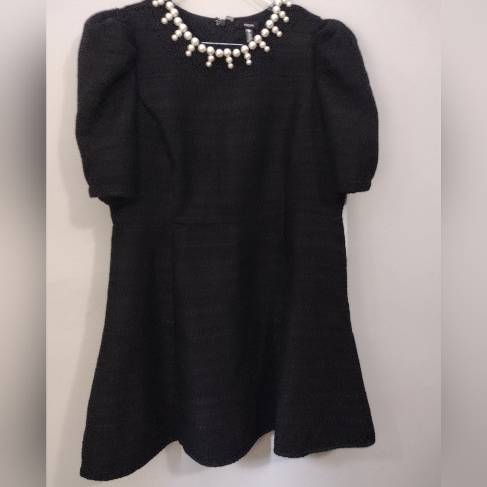 Black Pearl-Embellished Short Sleeve Dress